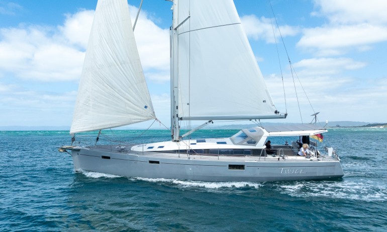 Beneteau Sense twice 01