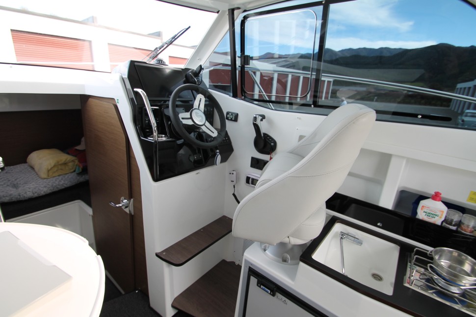 Antares 9 Helm seat