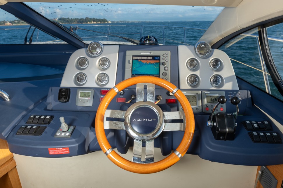Azimut 43 Flybridge 15 helm