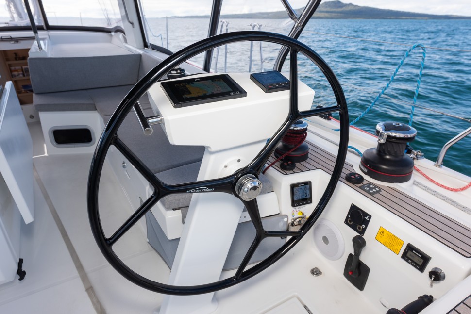 Beneteau Oceanis 51.1 13