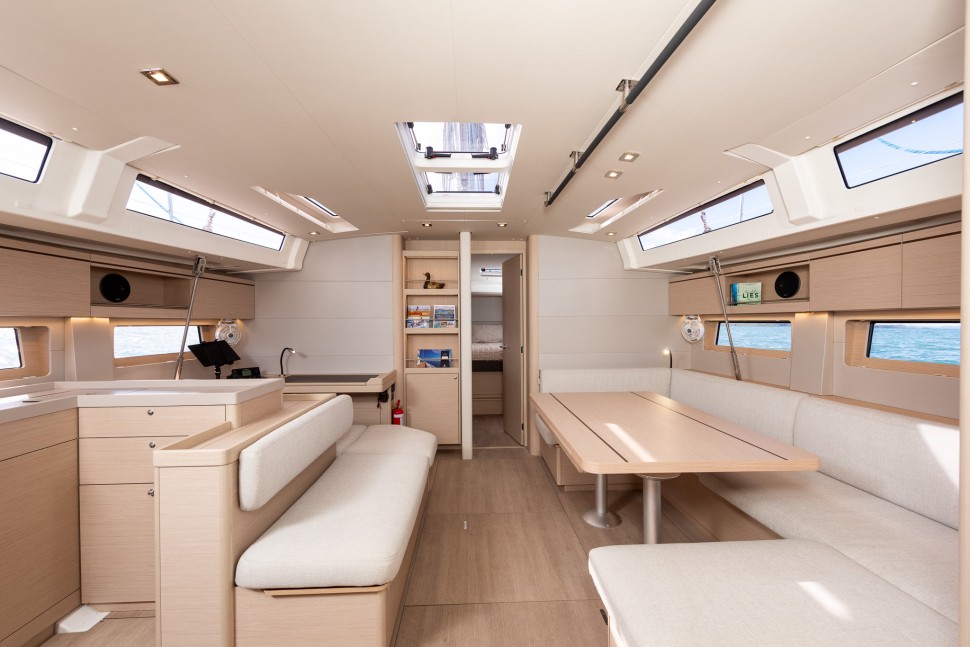 Beneteau Oceanis 51.1 15