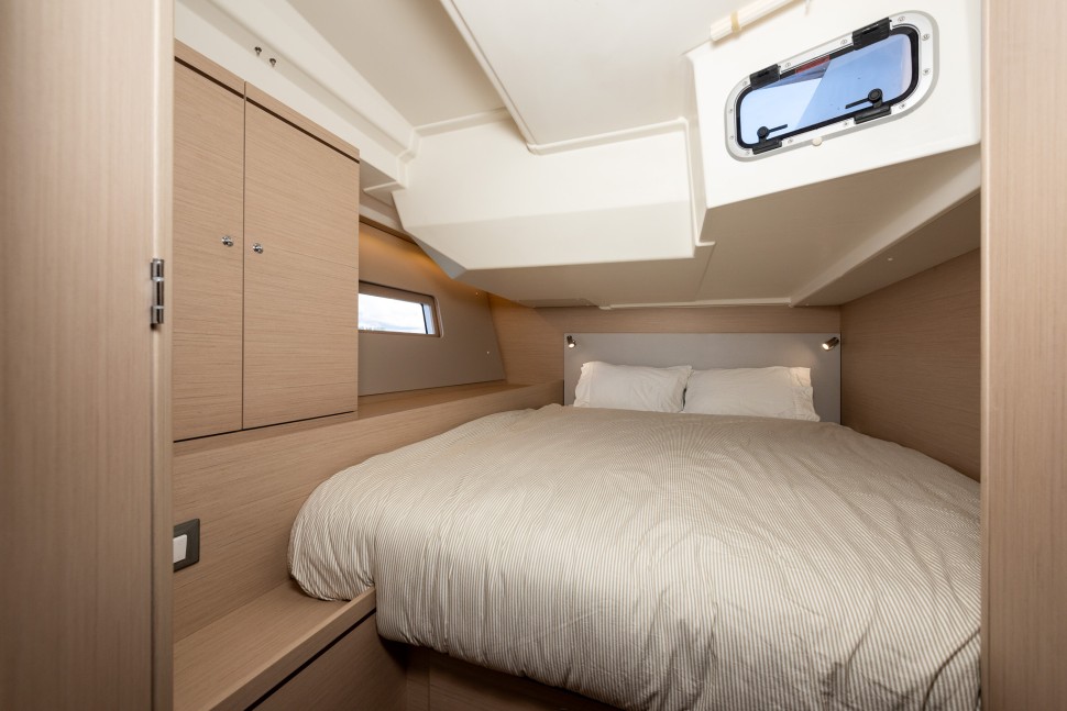 Beneteau Oceanis 51.1 18