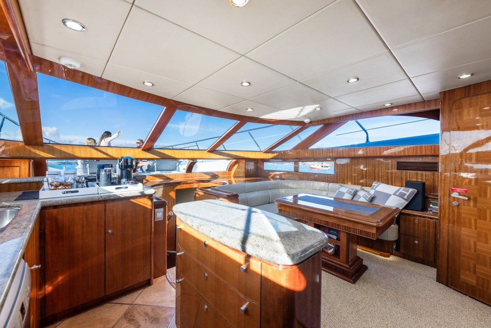 Dyna Laguna 77 Tawaki 11 interior galley