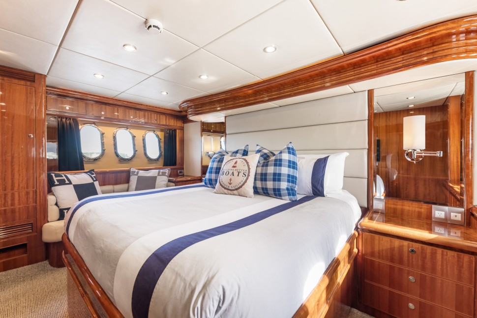 Dyna Laguna 77 Tawaki 14 main cabin
