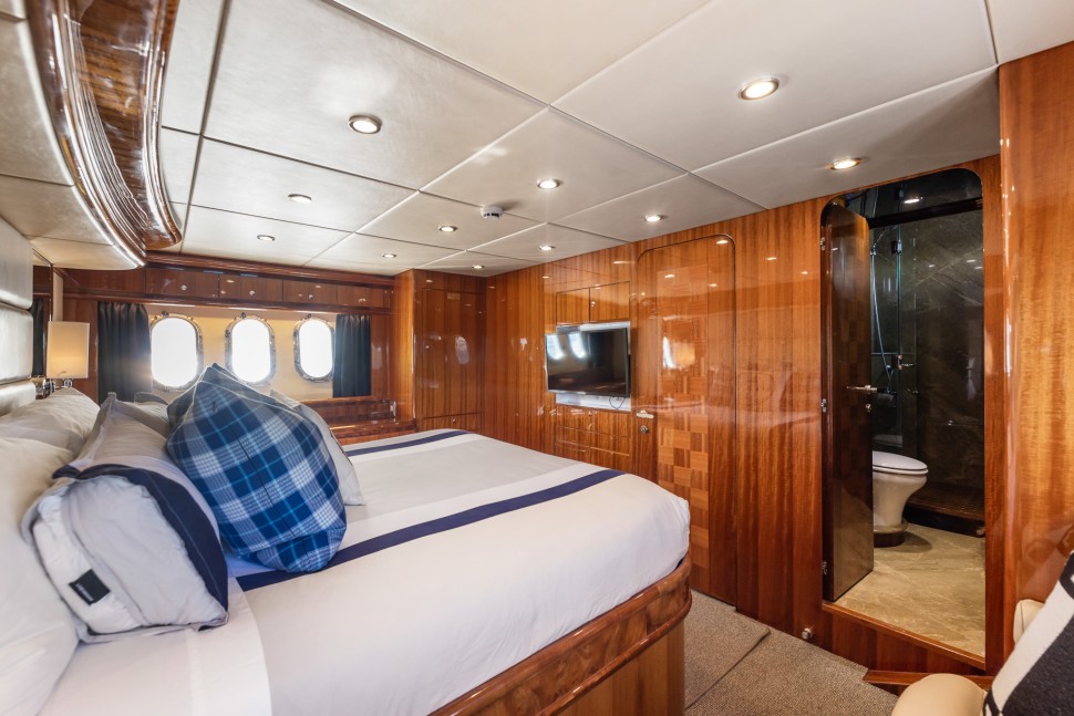Dyna Laguna 77 Tawaki 15 main cabin 2