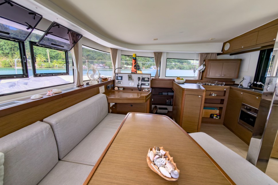LAGOON 42 OWNER 3CABINS 13