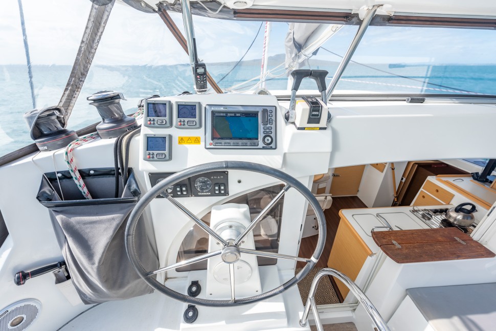 Lagoon 380 211 helm