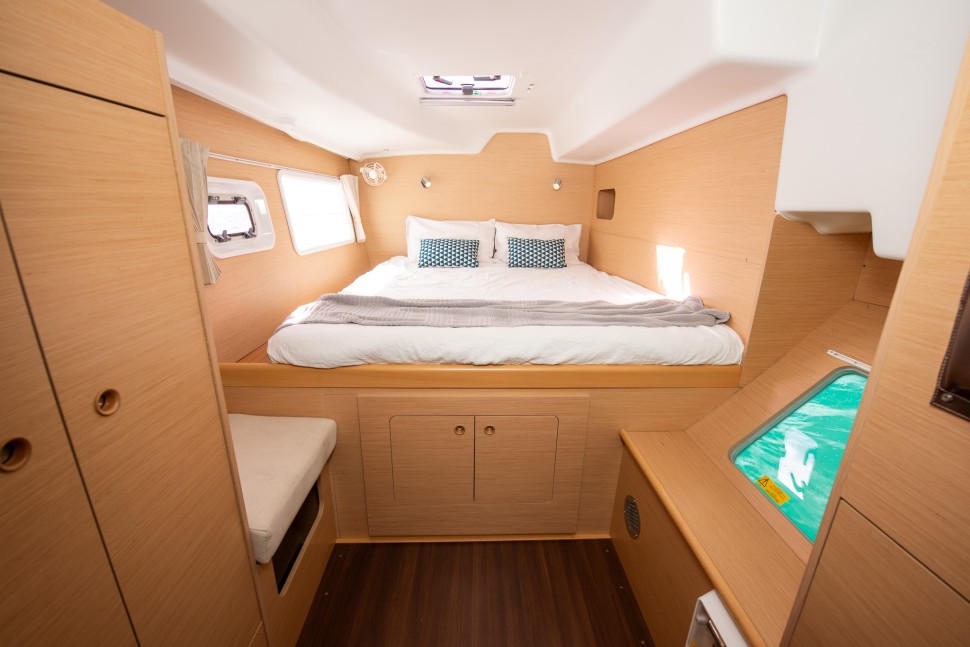 Lagoon 380 216 master cabin