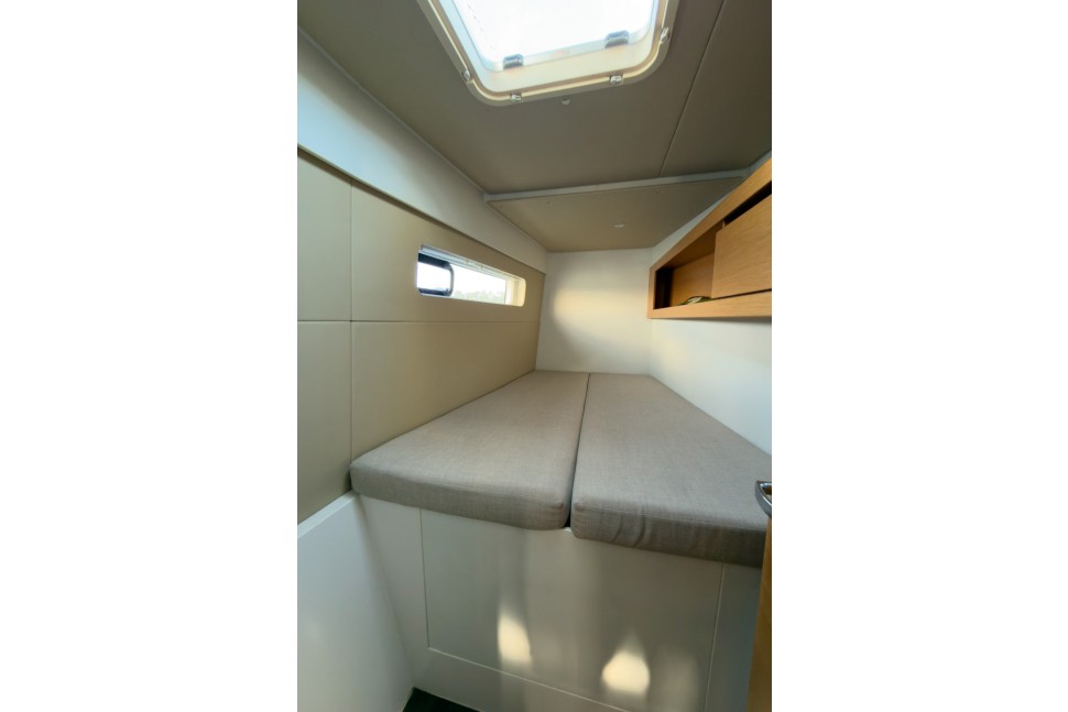 NAUTITECH OPEN 40 OWNER 4 CABINS 27