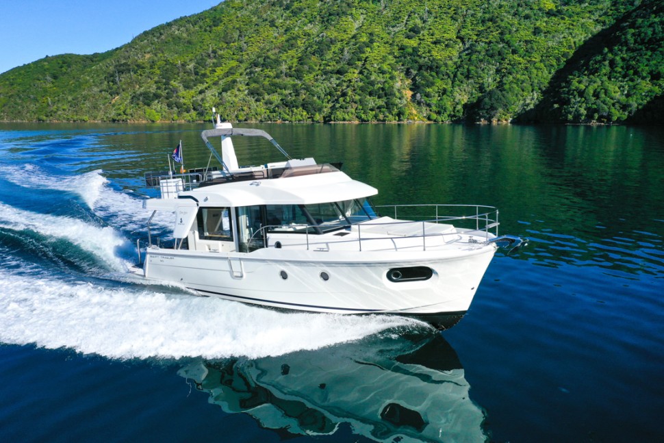 Swift Trawler 2 Under way