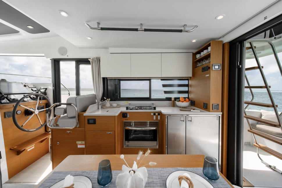 Swift Trawler 37 Fly Interior 9