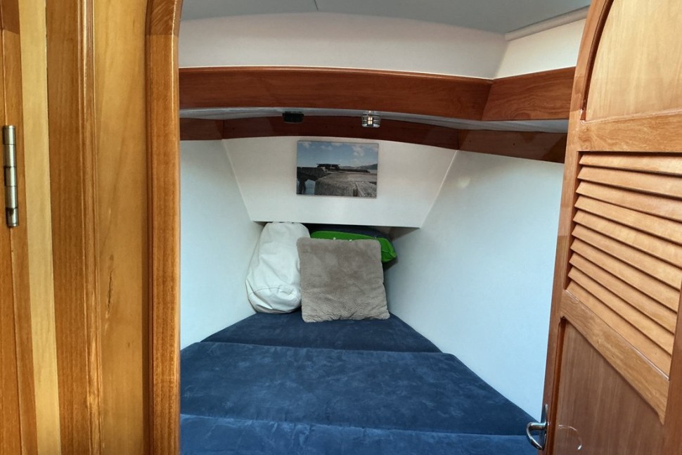 Warwick 15 Guest cabin