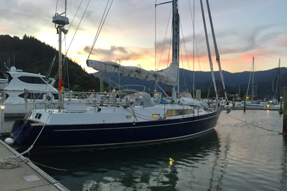 Warwick 2 On berth