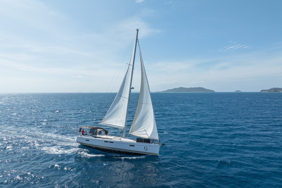 jeanneau sun odyssey 469 03 sailing close hauled