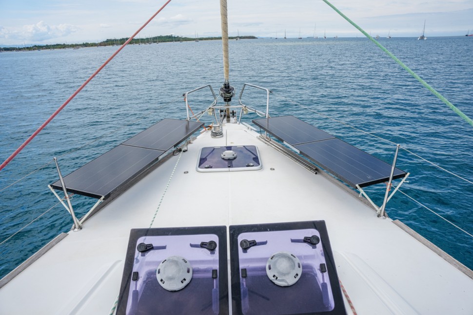 jeanneau sun odyssey 469 11 foredeck solar panels