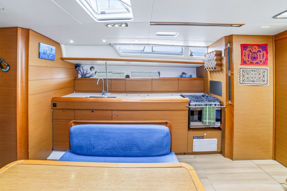 jeanneau sun odyssey 469 14 galley stove sink