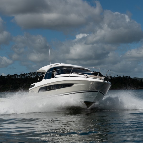 Jeanneau NC33 » 36 Degrees Brokerage