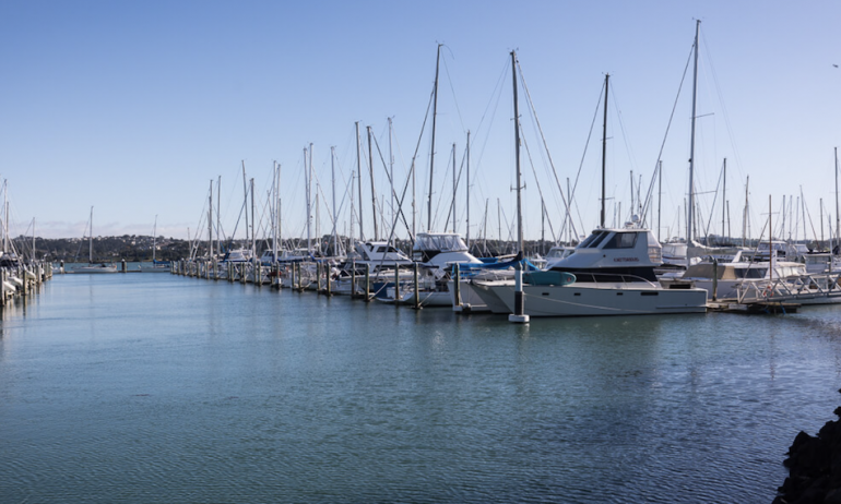 Bayswater Marina G18 3