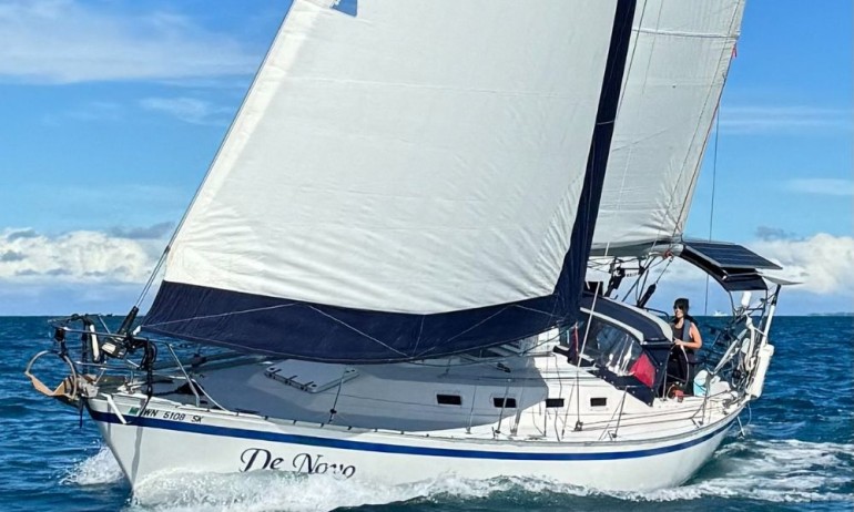 Canadian Sailcraft CS36T Denovo 1 Sailing Zoom2