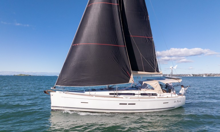 Dufour 405 GL Te Rere 07 exterior sails2