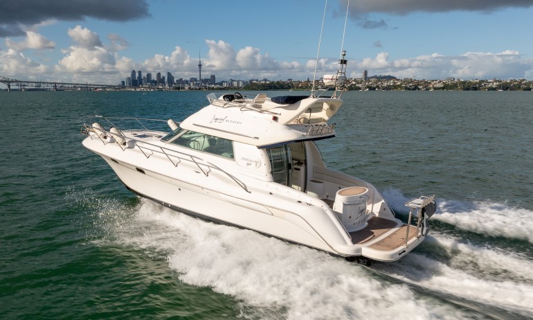 Genesis 400 Exterior