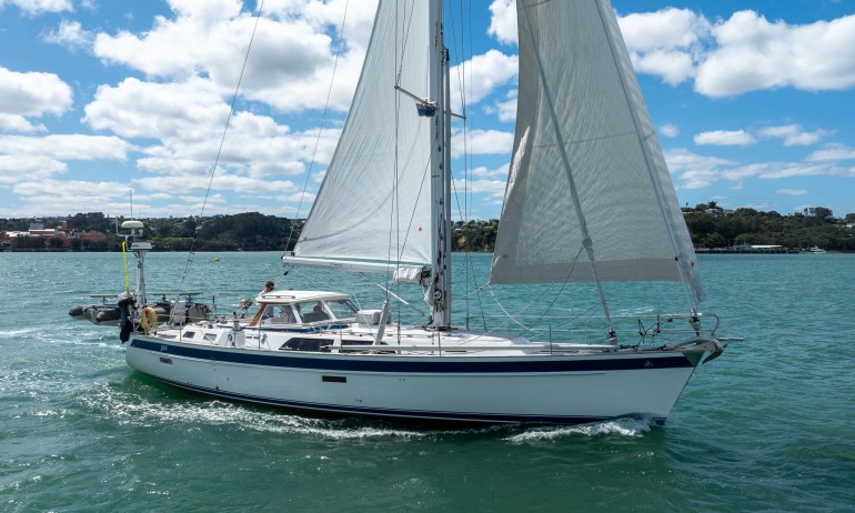 HALLBERG RASSY 48 27
