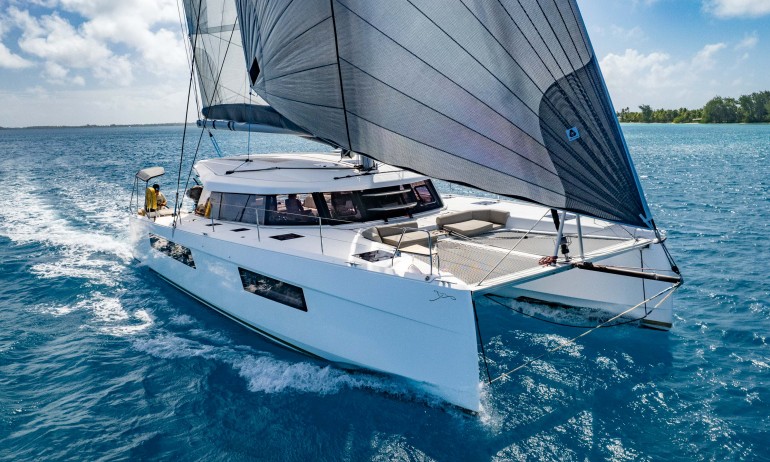 NAUTITECH 44 OPEN OWNER 3 CABIN 1