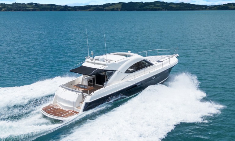 Riviera 4700 1 Exterior Aft