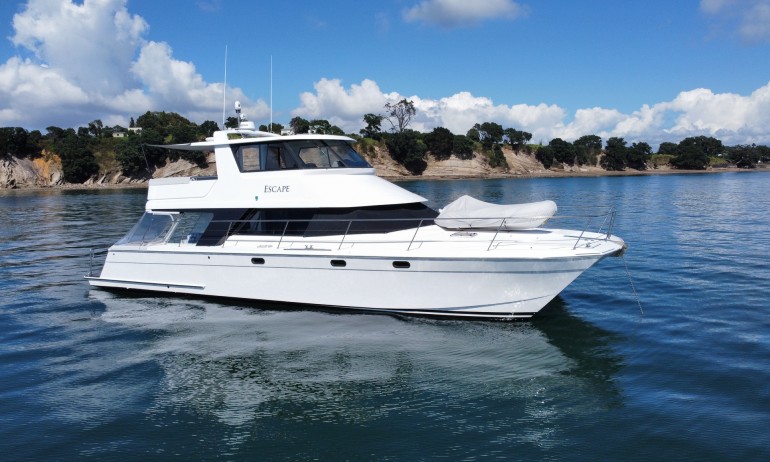Roger Hill 16m 1 exterior starboard