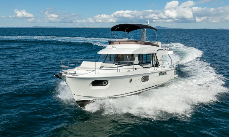 Swift Trawler 41 Indy 001