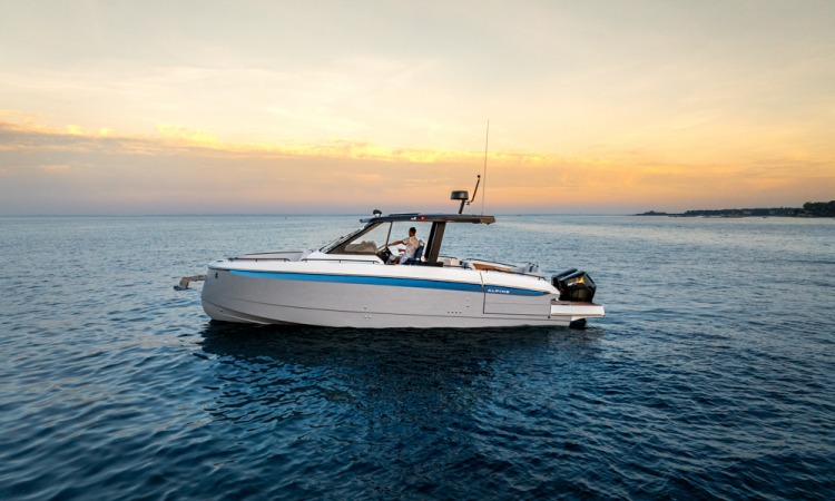 13 beneteau gran turismo 35 alpine side profile sunset2