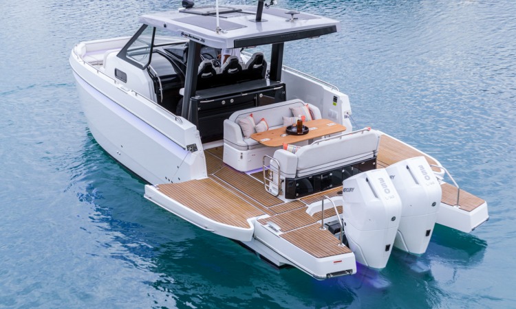 BENETEAU GRAN TURISMO 35 EXTERIOR FOLD DOWN DECKS