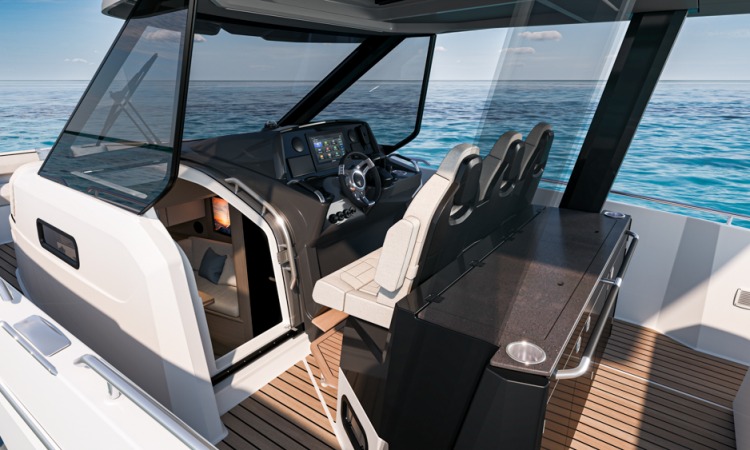 Beneteau Gran Turismo 35 Helm
