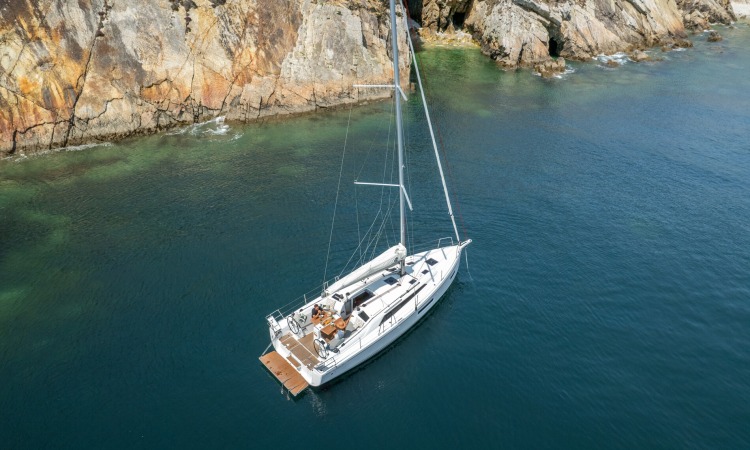 Beneteau Oceanis 38.1 7