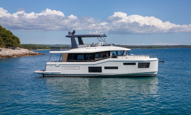Grand Trawler 63 32