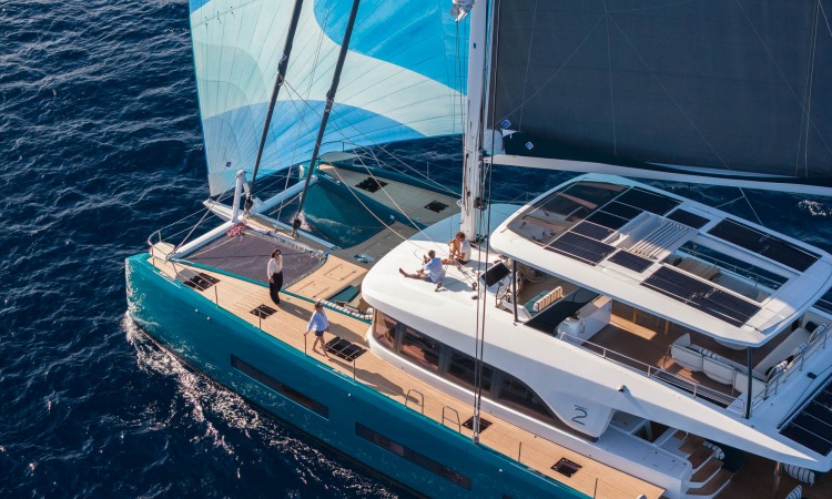 Lagoon 82 Sailing 11