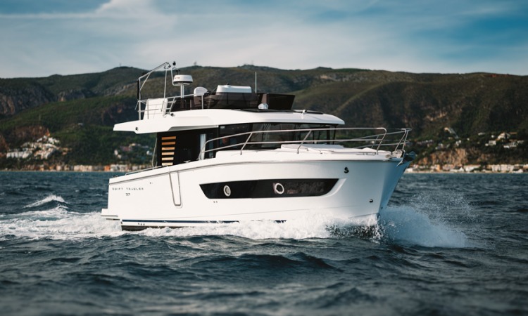 SWIFT TRAWLER 37FLY EXT 2