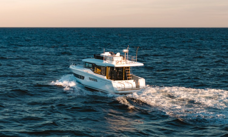 SWIFT TRAWLER 37FLY EXT 4