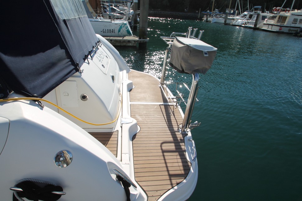 03 sea ray boarding platform