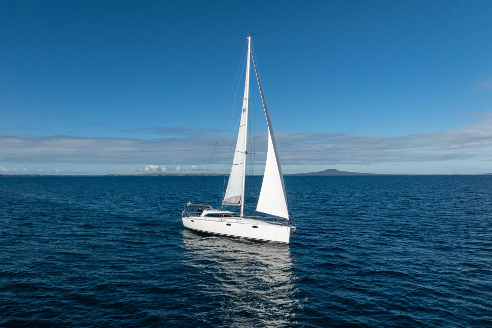 04 elliott tourer 1350 favourite distant sailing view