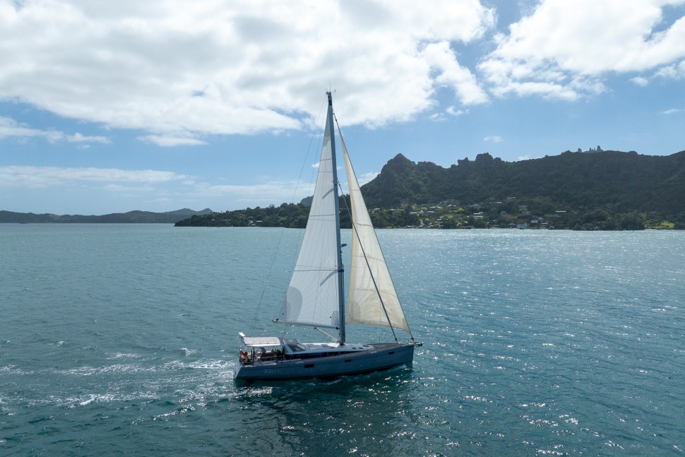 05 beneteau sense 51 twice sailing
