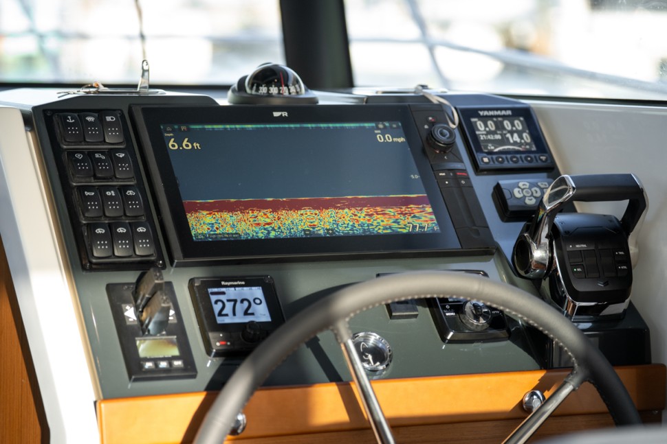 10 swift trawler 37 flybridge helm electronics closeup