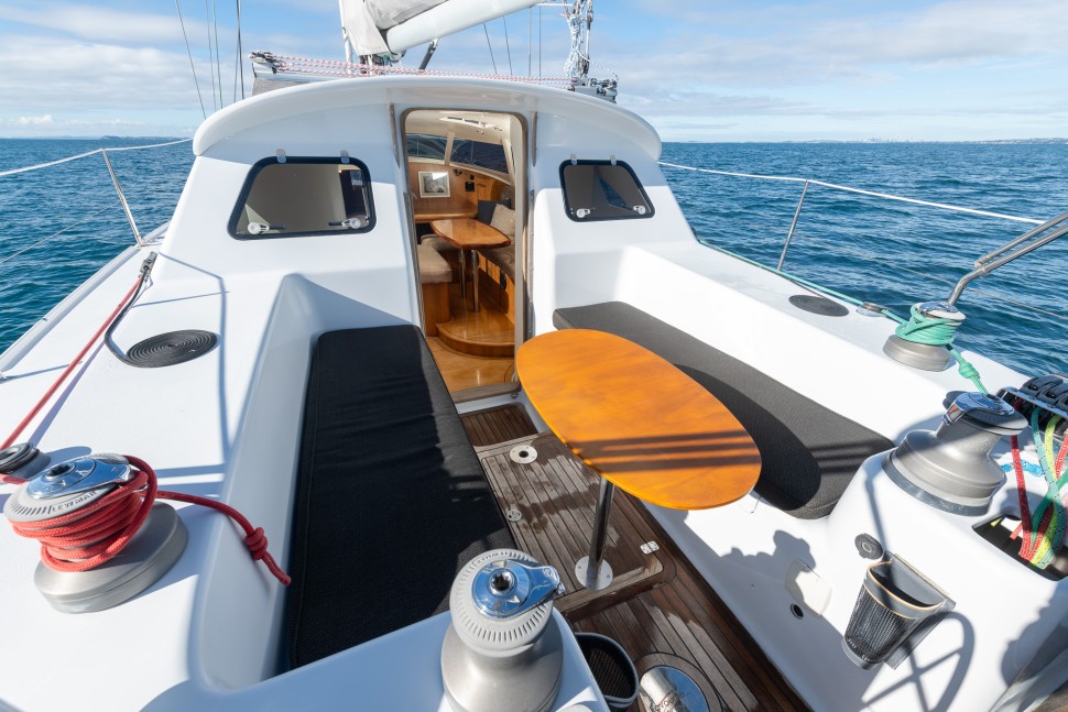 11 elliott tourer 1350 favourite cockpit companionway