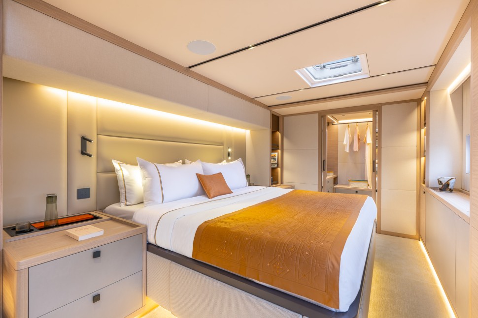 12 lagoon eighty3 catamaran cabin bed wardrobe