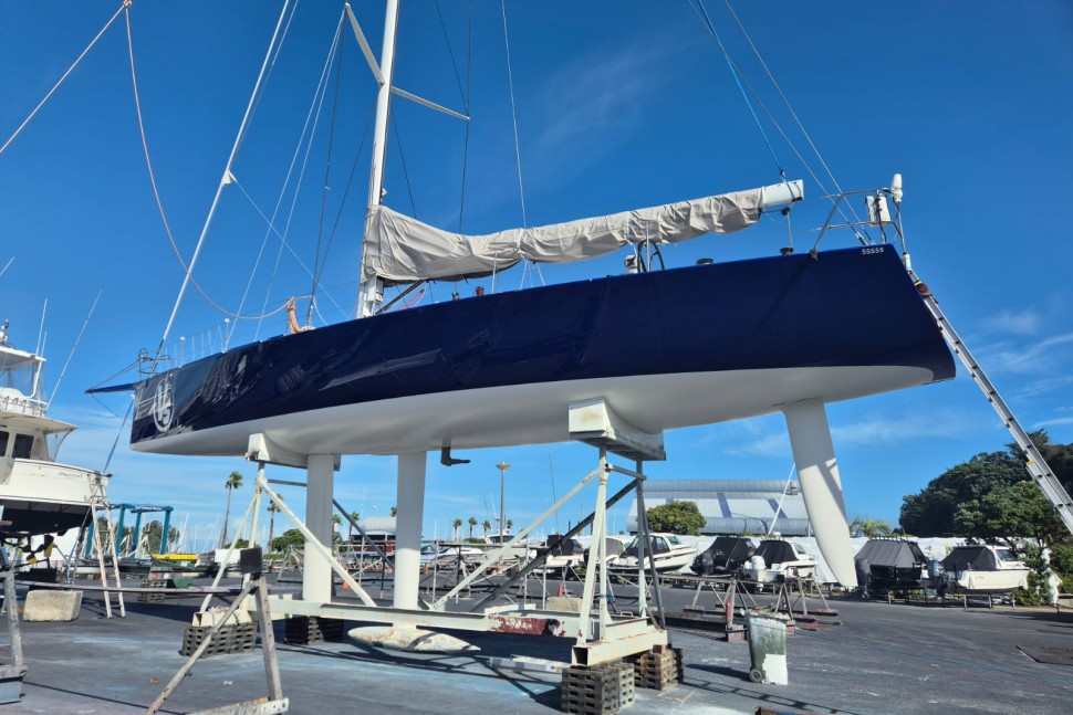 13 TP52 V5 Hardstand