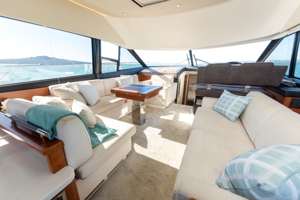 13 prestige 500 fly salon lounge seating