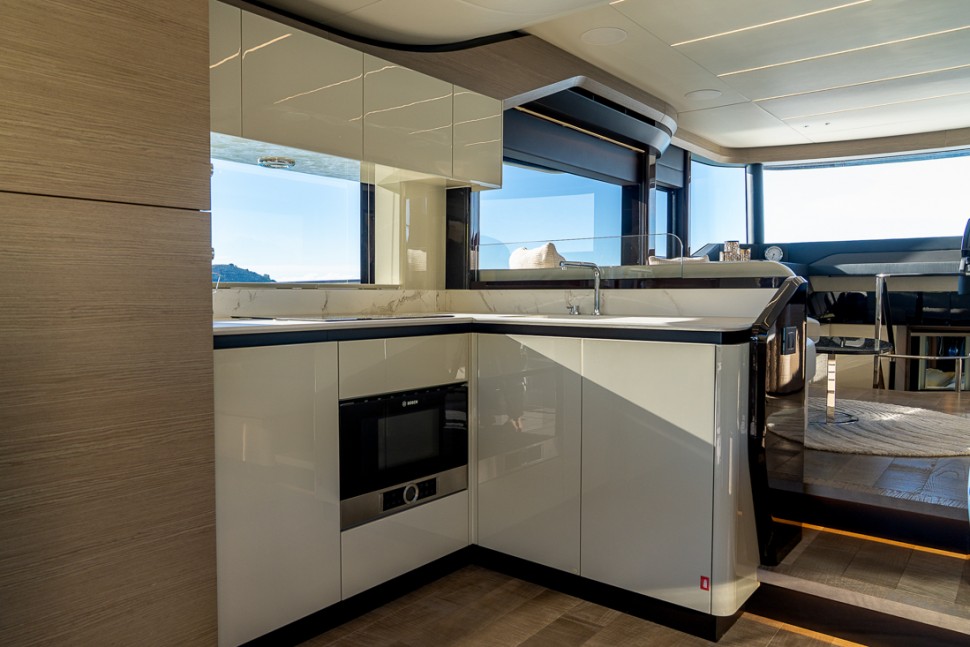 13. INT Kitchen Absolute Navetta 58 11