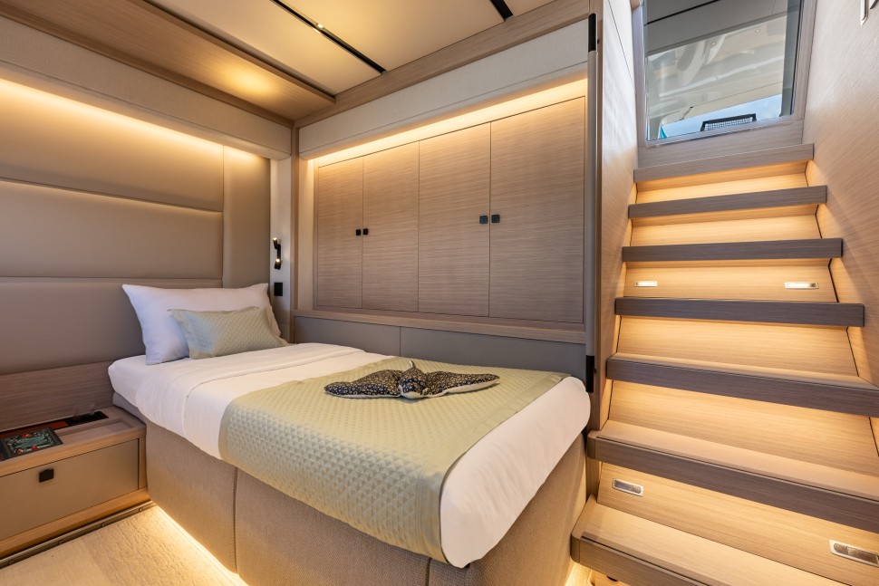14 lagoon eighty3 catamaran twin cabin