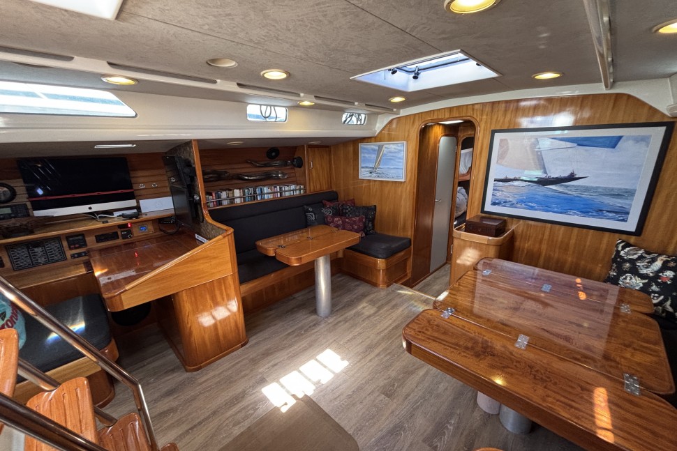 16 Clarke 72 Vodou Ho Saloon 2