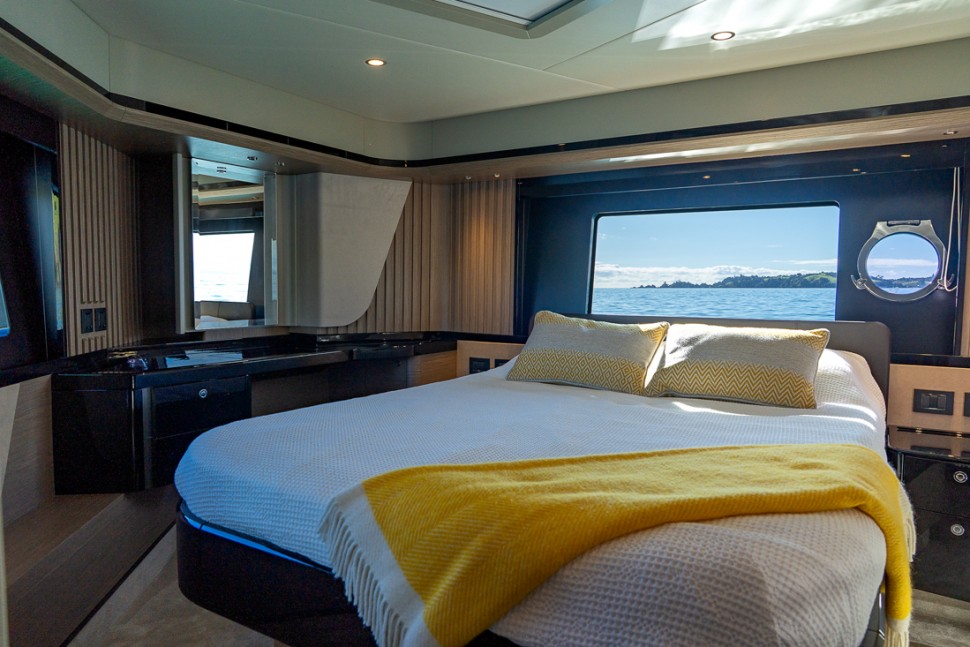 18. INT Bed Absolute Navetta 58 35